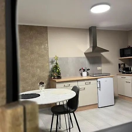 Les Champs Apartment *