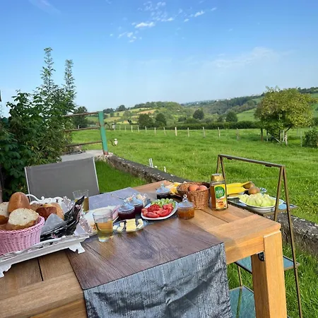 アパート Les Champs